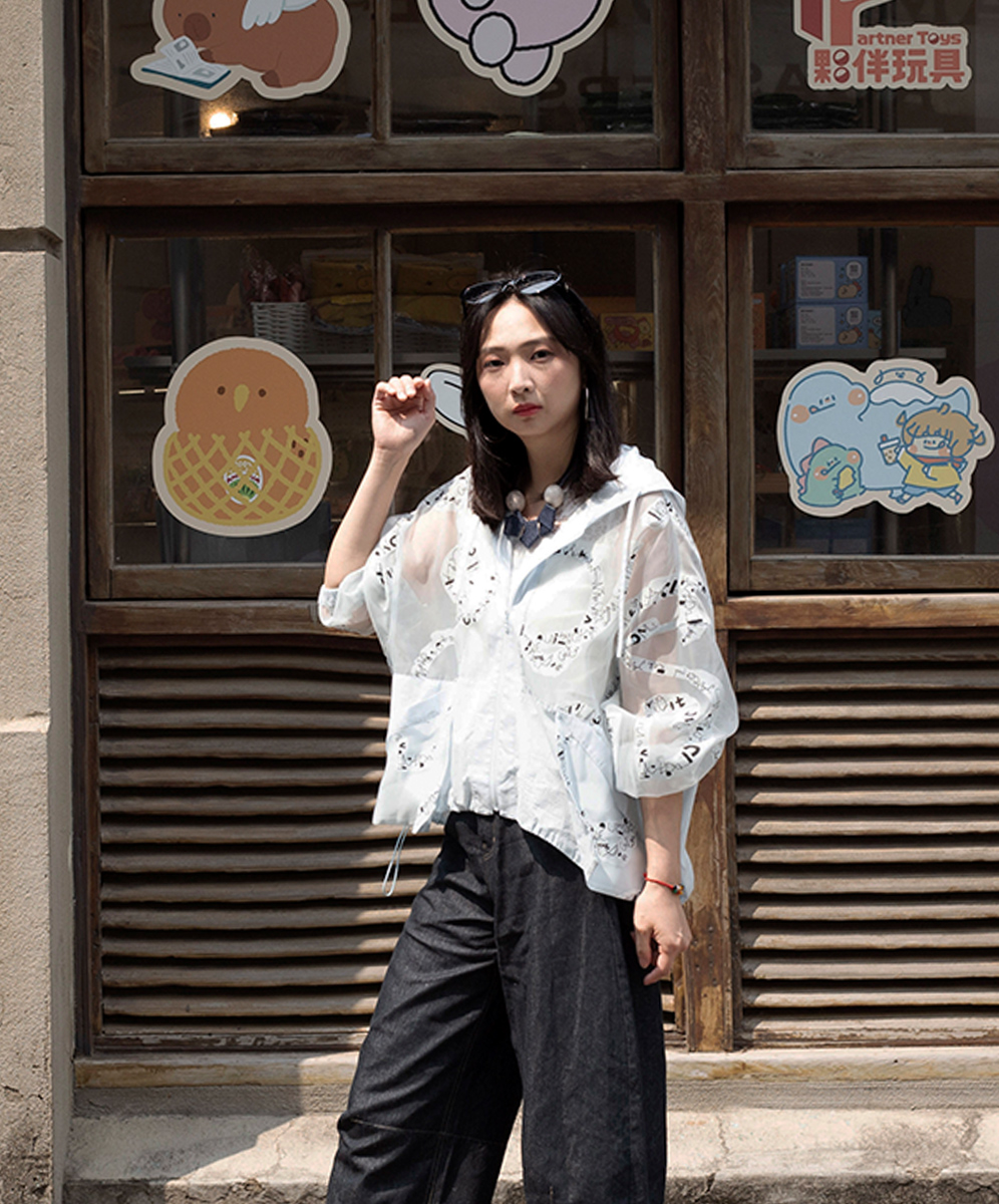 C`EST MOIJEU  率行字母提花透膚連帽外套